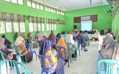 Kepala MTsN 2 Mukomuko Pimpin Rapat Pembagian Tugas Tahun Pelajaran 2025 / 2026